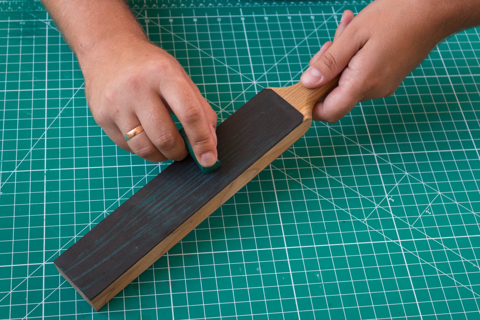 Dual-sided Small Paddle Strop Lg - 9x2" surface (incl. P1 compound)